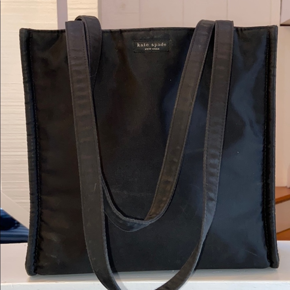 This is an original Kate spade bucket bag